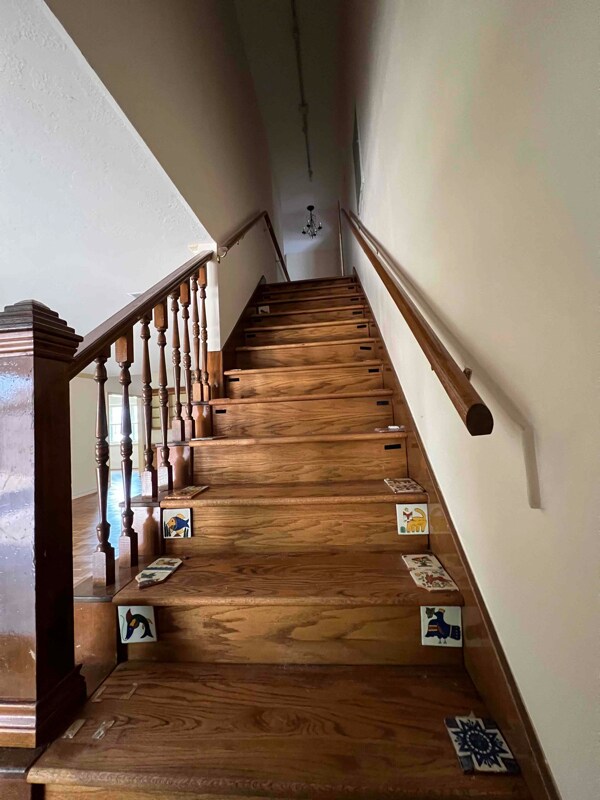 Building Photo - 1607 N Hollow Dr