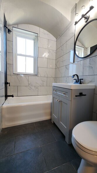 Building Photo - 918 Concordia Ln