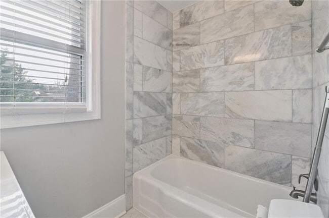 Building Photo - 2477 N Decatur Rd