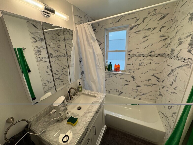 Building Photo - 9 Burnham St