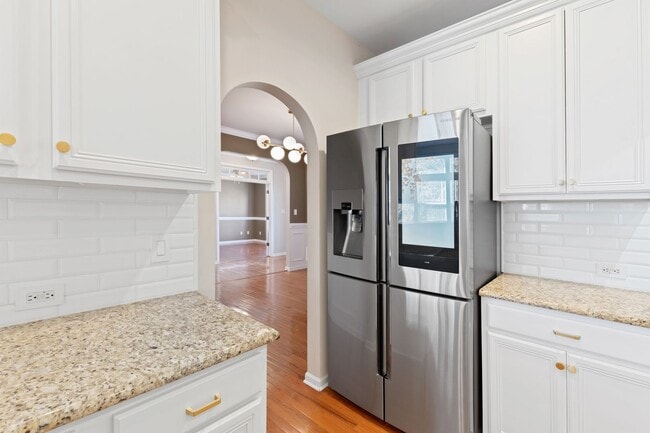 Building Photo - Beautiful 5 Bedroom Home in Dansforth Neighborhood