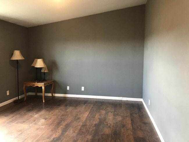 Building Photo - 127 Merrimac Trail