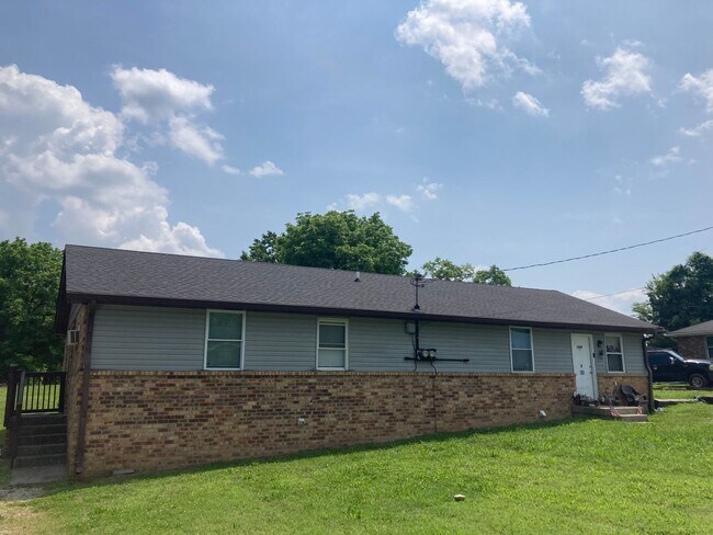 Primary Photo - 1205-1207 Shawnee Rd