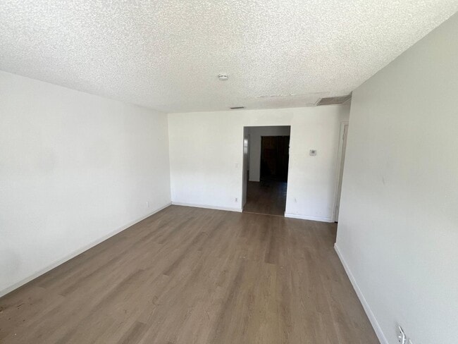 Building Photo - Grove Road