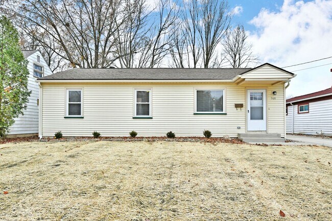 Primary Photo - House for RENT in Girard!