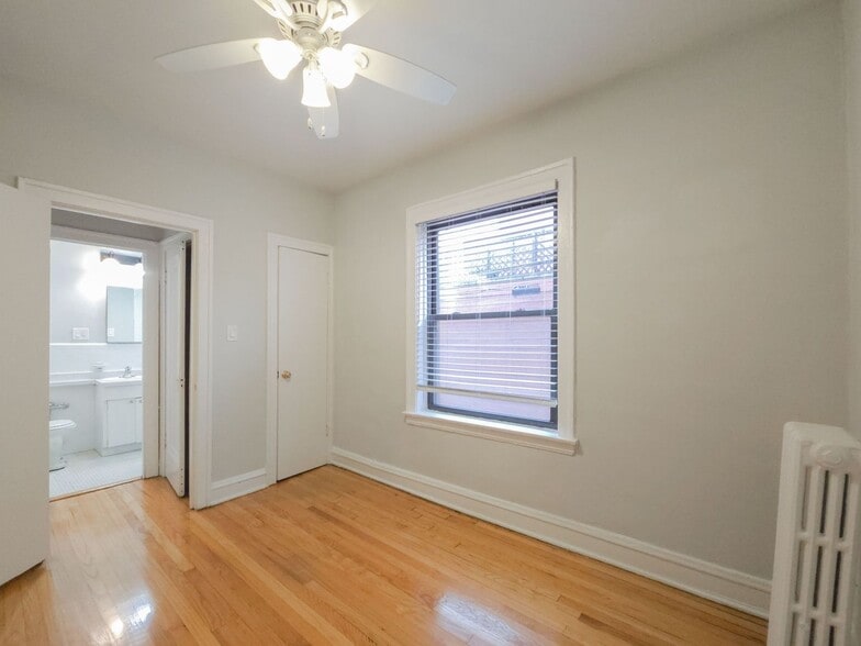 Building Photo - 2342 W School St