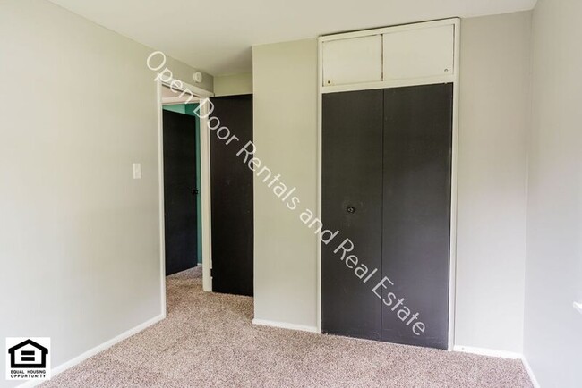 Building Photo - 6718 Raintree Rd