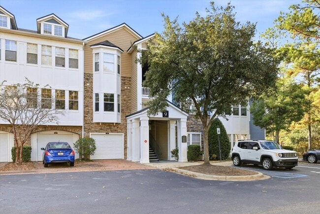 Building Photo - 2801 Chancellorsville Dr