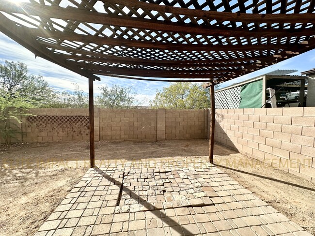Building Photo - 5210 E Desert Straw Ln