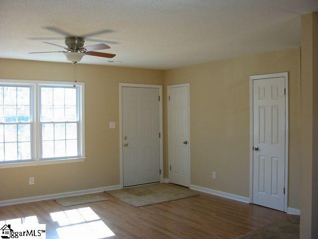 Building Photo - 378 Vanderbilt Rd