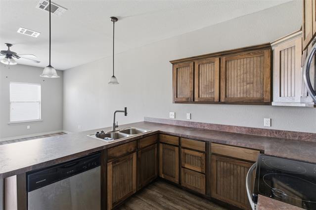 Building Photo - 101 Capps St