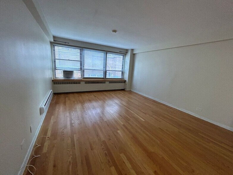 Building Photo - 4180 N Marine Dr
