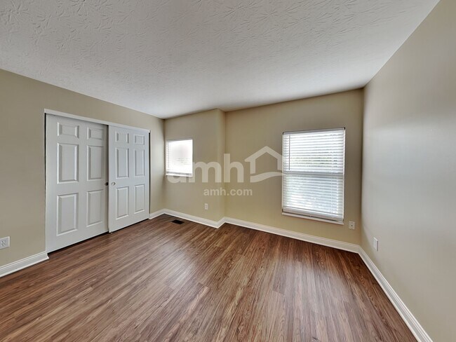 Building Photo - 270 Huntington Dr