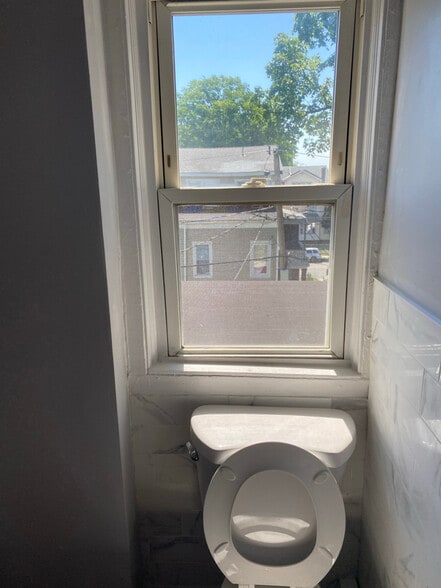 Building Photo - 98 Huntington Terrace