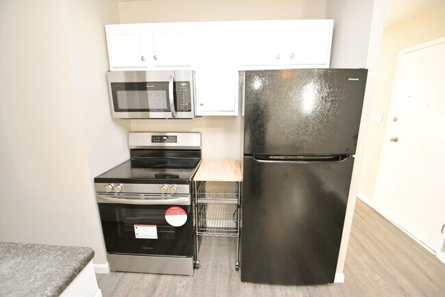 Building Photo - Updated McKinley Terrace home, 3 bedroom 1...