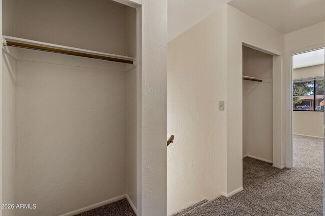 Building Photo - 118 E Paseo del Rio