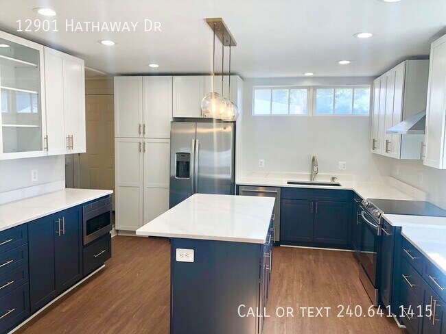 Building Photo - 12901 Hathaway Dr