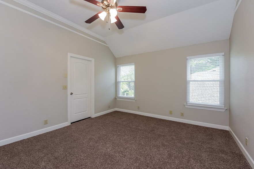 Building Photo - 2937 Chapelwood Dr