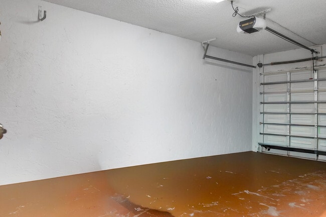 Building Photo - 22860 Ironwedge Dr
