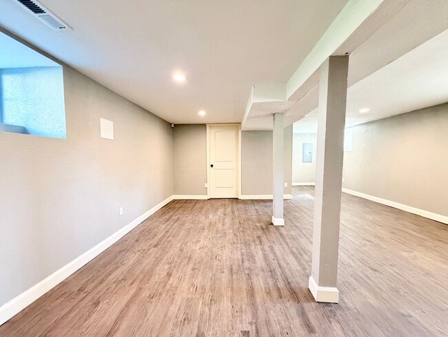 Building Photo - Lovingly Updated Home with Separate Garage, Outdoor Cat Enclosure, Finished Basement, Large Yard,...