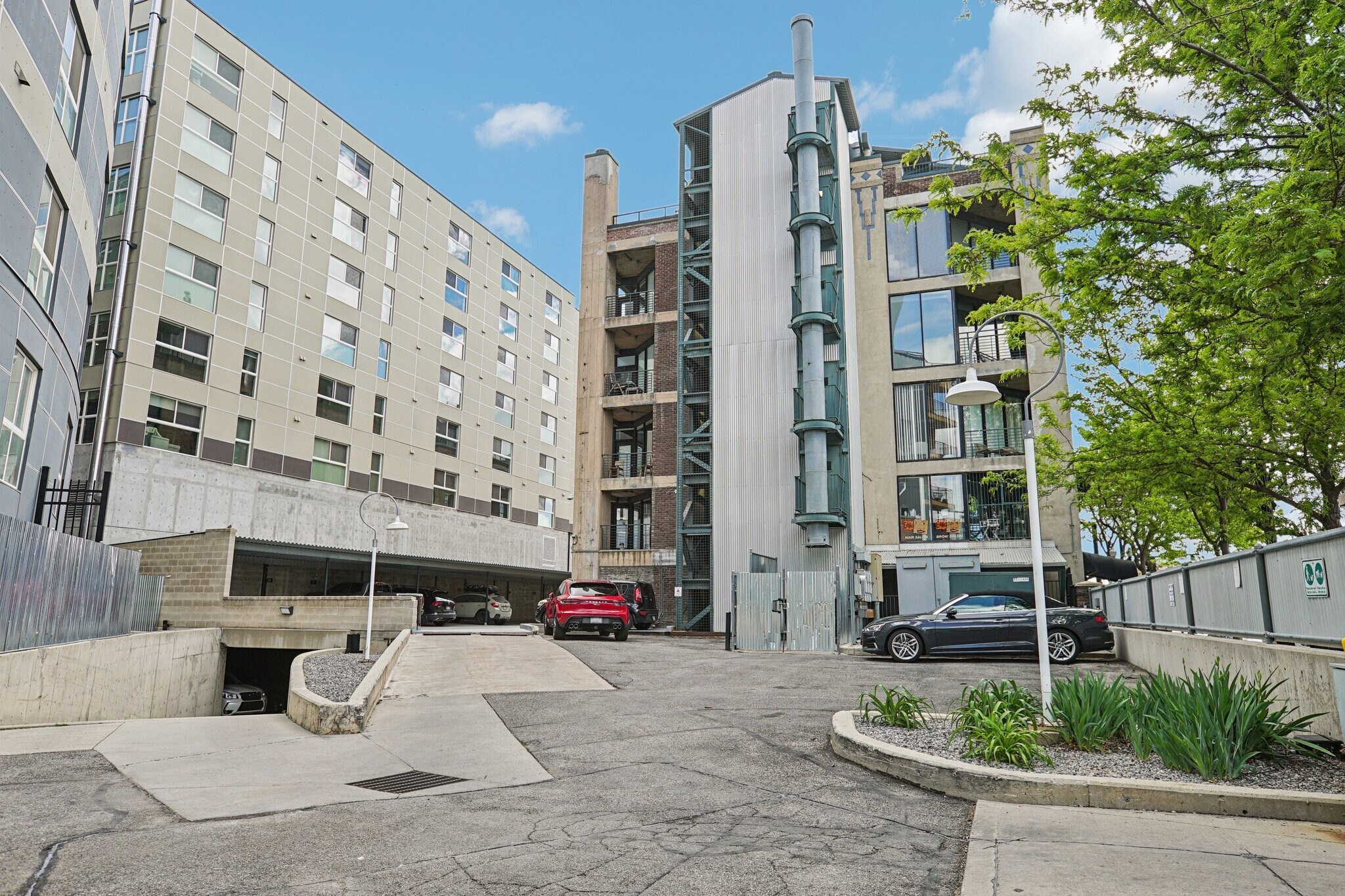 Building Photo - 380 W 200 S