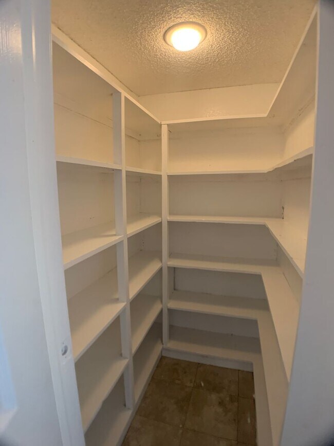 Building Photo - 5 Bedroom Choctaw!