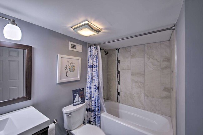 Building Photo - 6447 S Franklin Rd