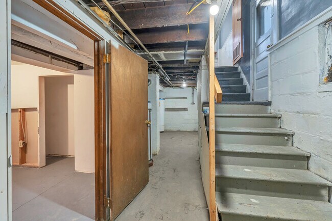 Building Photo - 645 Yondota St