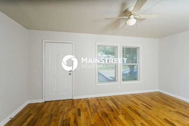 Building Photo - 3 Bedroom Pet-Friendly Home in Louisville,...