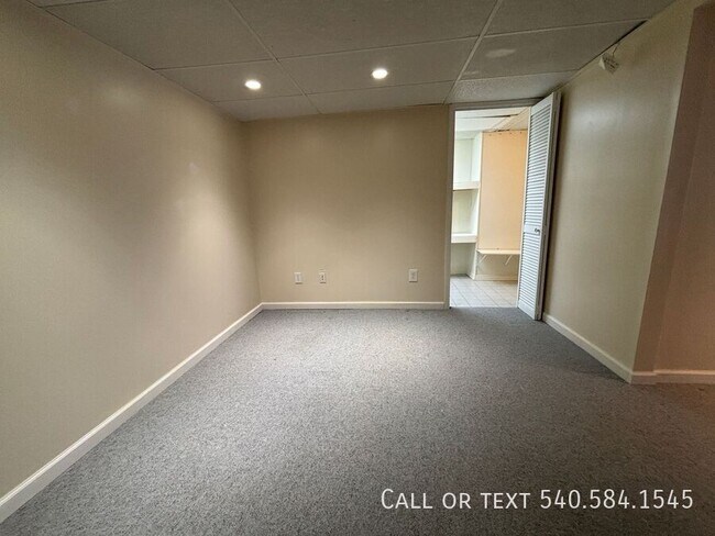 Building Photo - 3776 Kenwick Trail