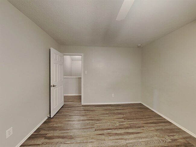 Building Photo - 6714 Hidden Colony Ln