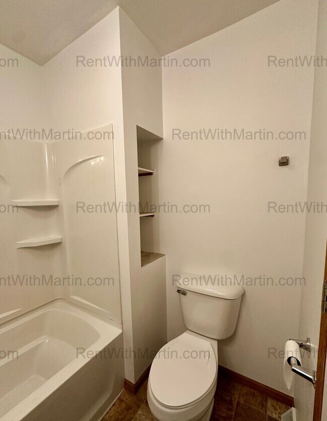 Building Photo - 1917 W 3rd St