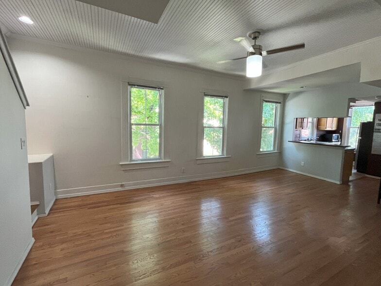 Unit 2 Living Rm - 802 Willard St