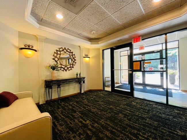 Building Photo - 11 S Wille St