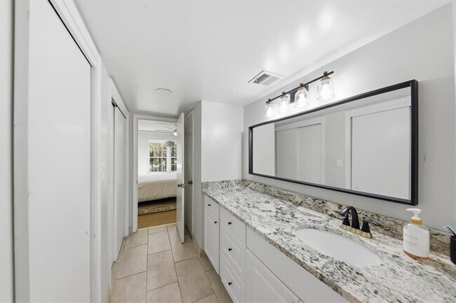 Building Photo - 133 Woodmere Square NW