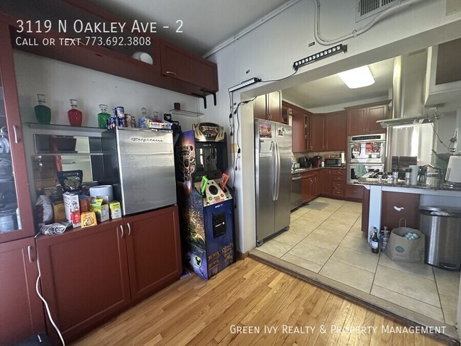 Building Photo - 3119 N Oakley Ave
