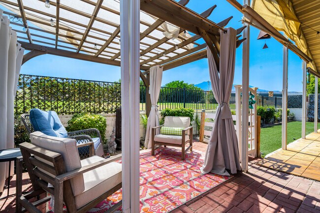 Building Photo - 159 Estrada Way