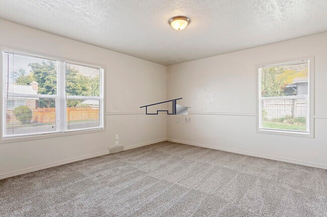 Building Photo - 352 Harrison Blvd