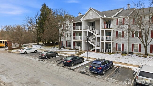 Building Photo - 12 Kingston Run