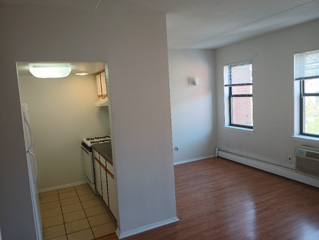 Building Photo - 112 W 128th St