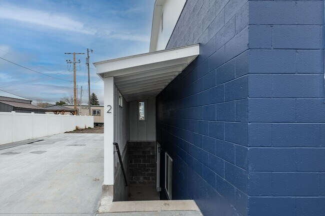 Building Photo - JR119L