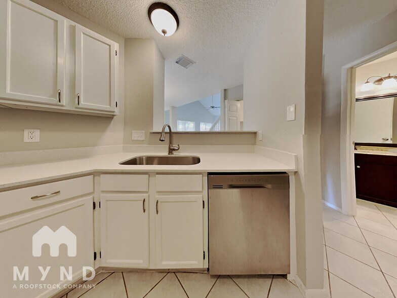 Building Photo - 10826 Riana Dr