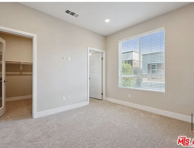 Building Photo - 6746 Gill Way