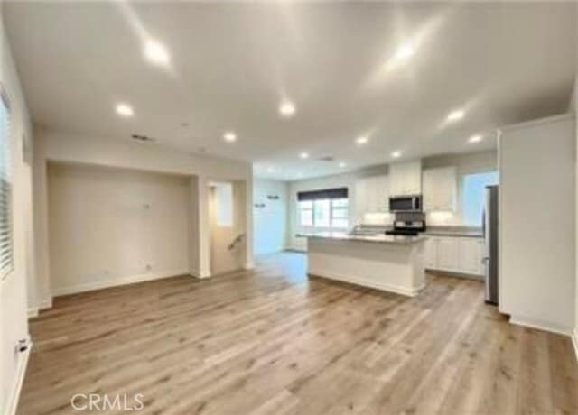 Building Photo - 336 Lantana Dr