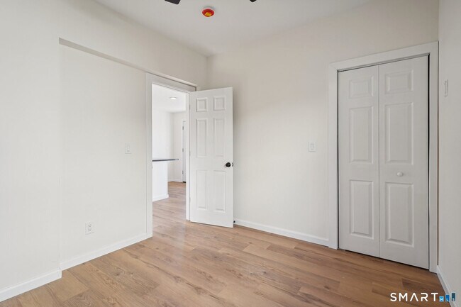Building Photo - 21 Soundview Ave