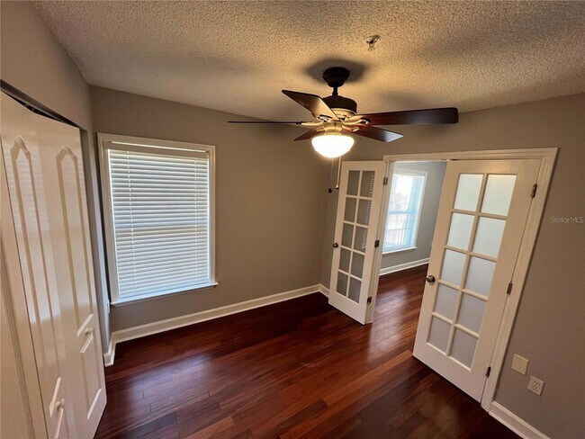 Building Photo - 2035 Dixie Belle Dr