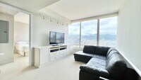 Building Photo - 2 BEDROOM HIGH FLOOR UNIT IN KAKAAKO