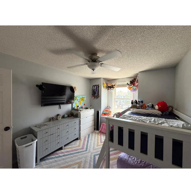 Building Photo - Updated 2 Bed, 2.5 Bath Apple Valley Townh...