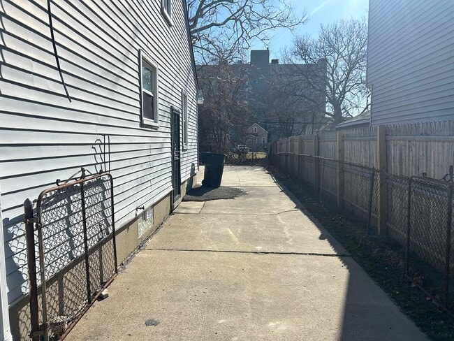 Building Photo - 2669 Electric- 3 BEDS & 2 BATH FOR RENT!