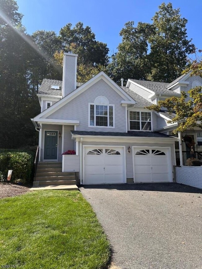Primary Photo - 51 Rushmore Ln